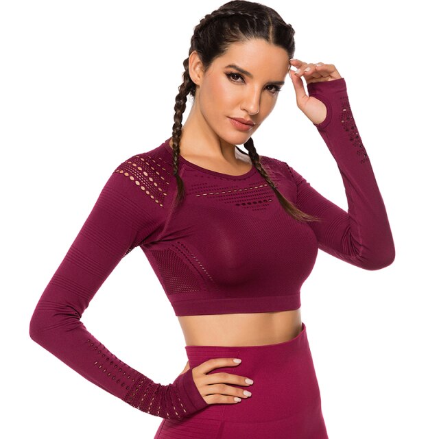 Breathable long-sleeved crop top