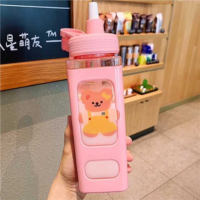 700/900 mL cute drinking bottle with a straw