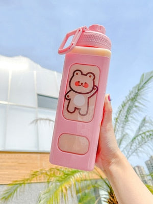 700/900 mL cute drinking bottle with a straw