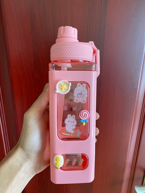 700/900 mL cute drinking bottle with a straw