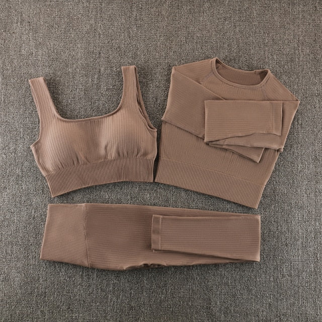 Sports sets in nude colors