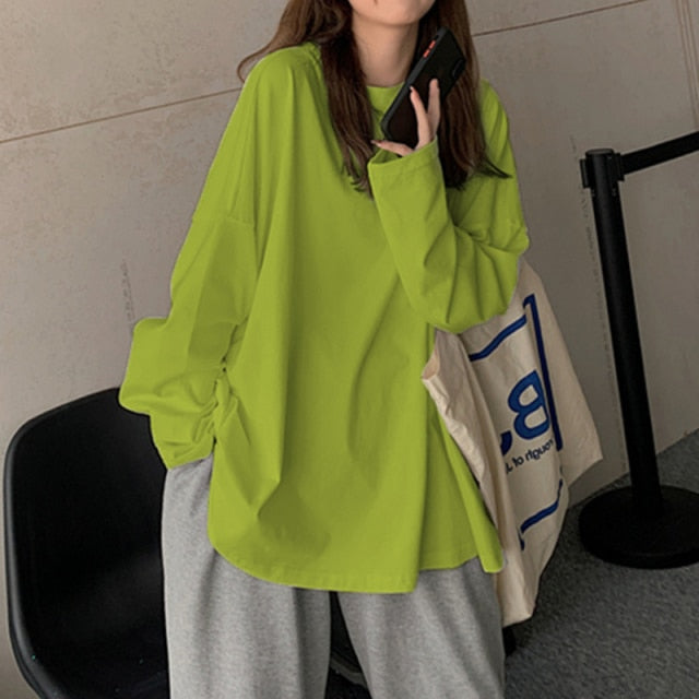 Long-sleeved oversized shirt