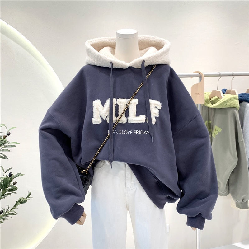 Bluza z napisem MILF